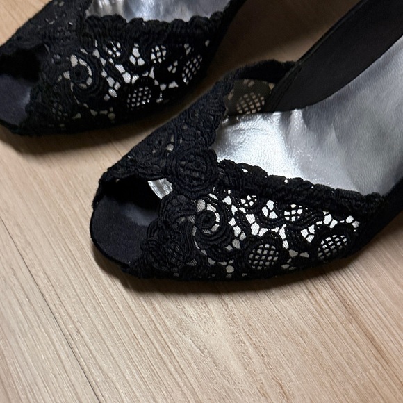 Stuart Weitzman Black Lace Peep-Toe Pumps - Picture 9 of 11